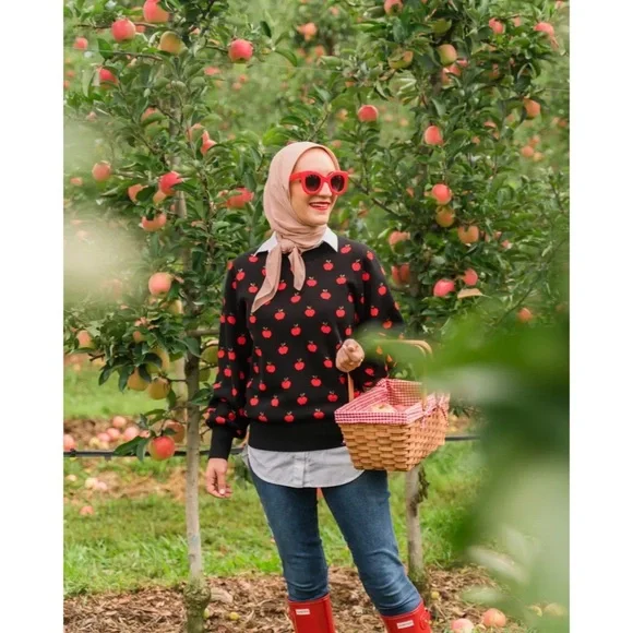 Kate Spade Apple Toss Sweater - Picture 6 of 13